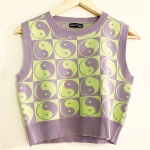 Hung yang sweater vest